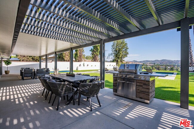 Photo - 5718 Wallis Ln