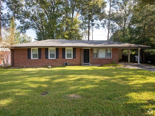 Building Photo - Three Bedroom Brick Ranch in National Hills! Rental