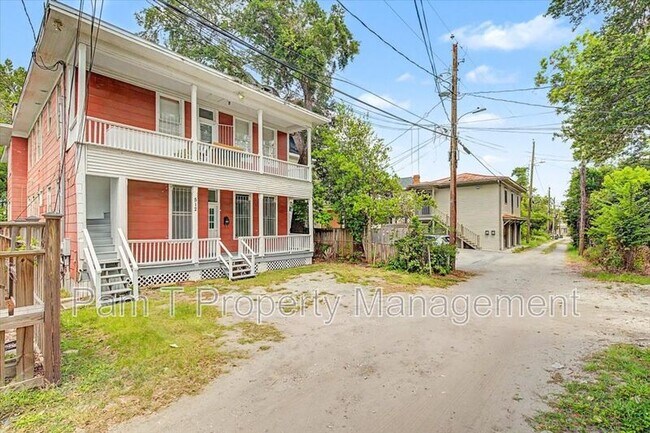 Photo - 512 E Waldburg Ln