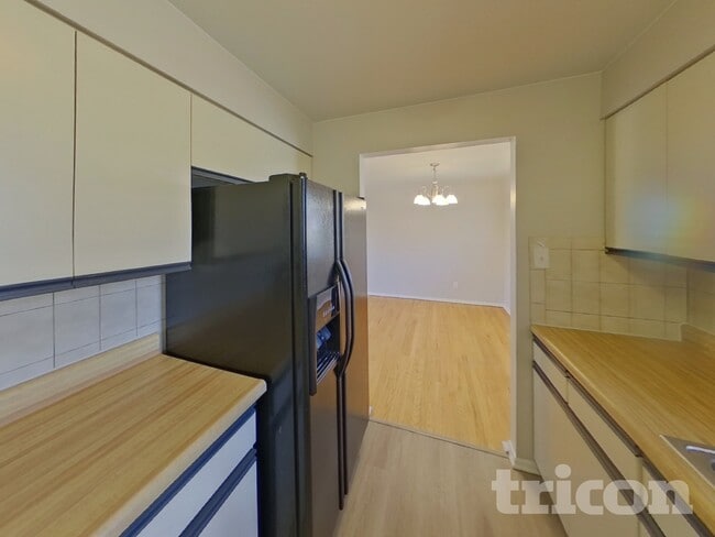 Photo - 2011 N Circle Dr