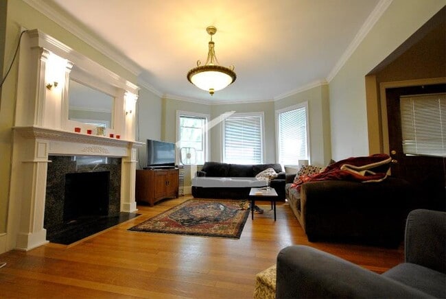 Photo - Awesome 3 bed 2 bath in Brookline...