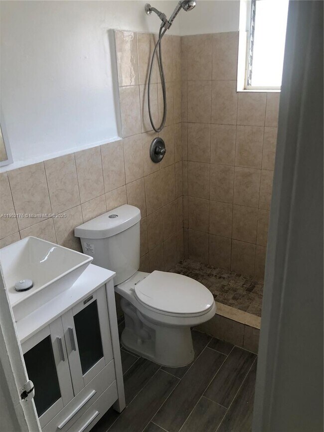 Photo - 6200 Dewey St Unidad 1