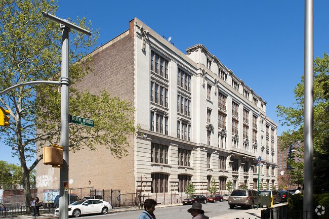 Photo - 371 Madison St