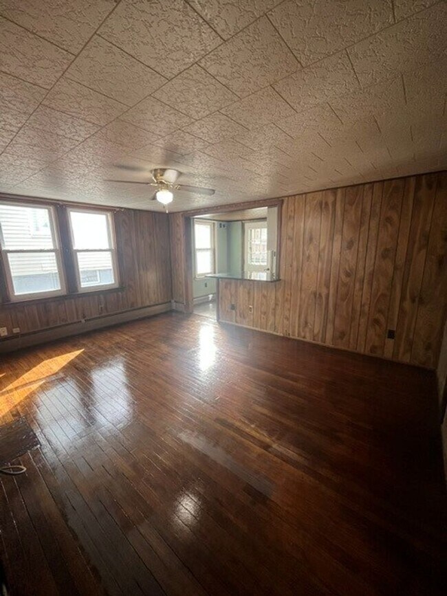 Photo - 444 E Bertsch St
