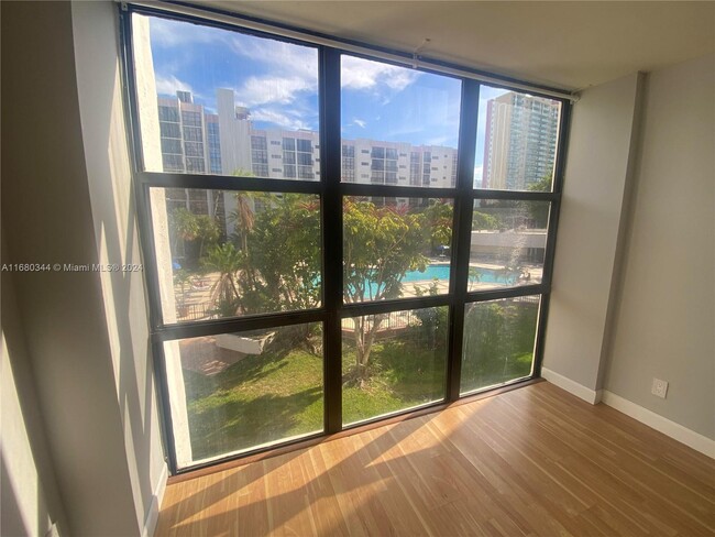 Photo - 17011 N Bay Rd Condominio Unidad 312