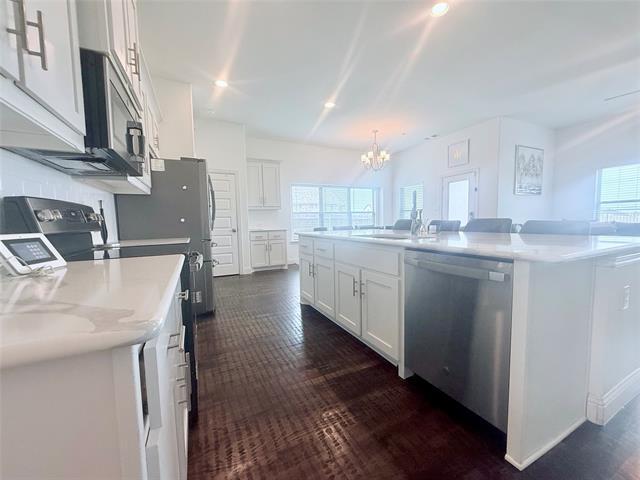 2080 Abela Dr