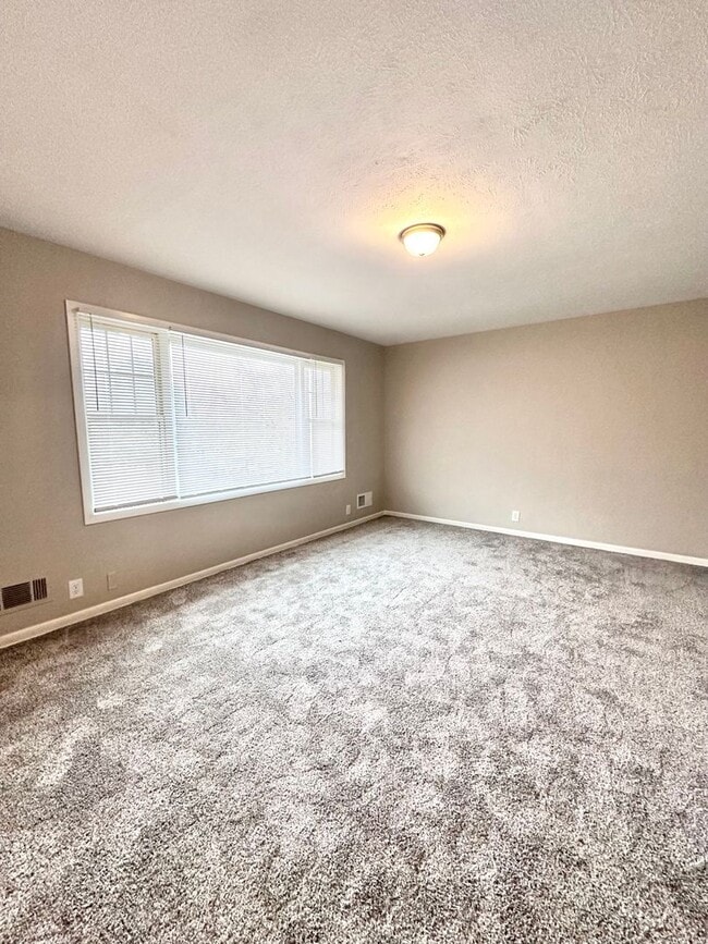 Photo - ? Beautifully Updated Home in Hummingbird Hill ?