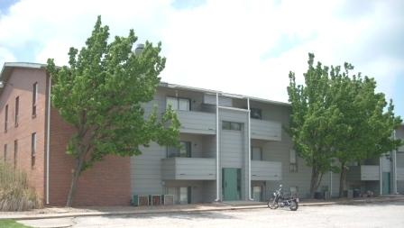 Country Woods - Country Woods Apartments