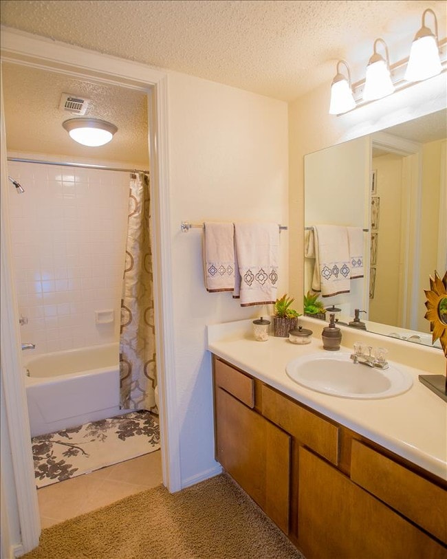 Photo - Creekwood Apartments