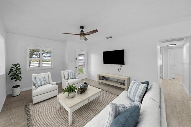 Photo - 402 Channel Dr