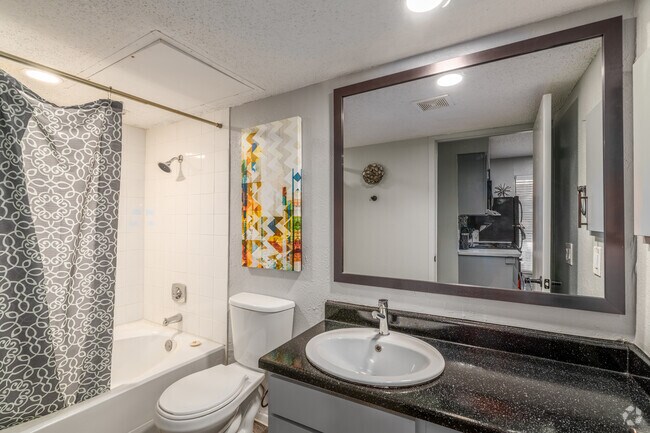 1BR, 1BA - 601SF - Bathroom