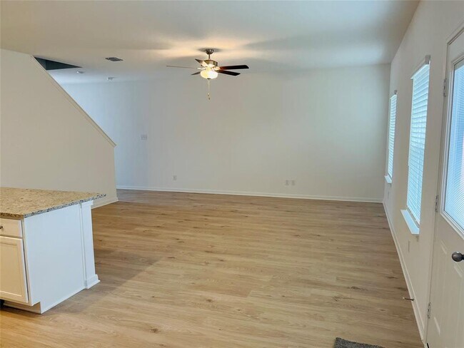 Photo - 322 Low Pasture Trl