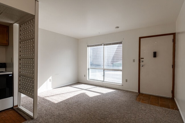 Photo - 101 McLane Ave