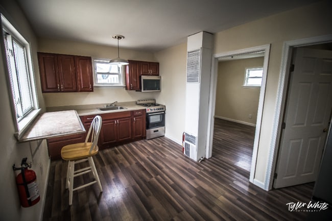 Photo - 542 W Maple Ave