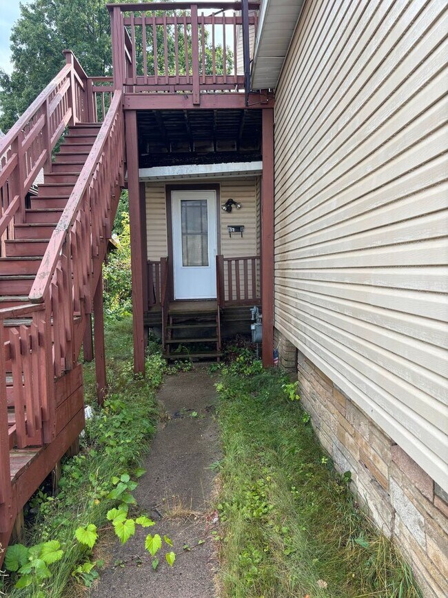 651 W Davenport St Unit Upper