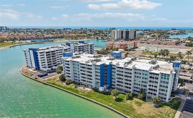 Building Photo - 500 Treasure Island Causeway Unit 307