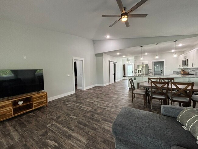 94-1526 Kaulua Circle