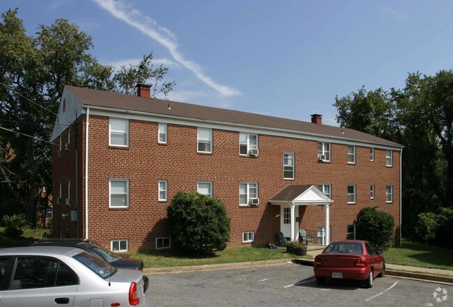 Photo - Buckingham Village