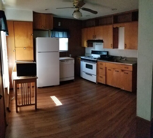 Photo - Beautiful Oakland Home with Finished Basement & Hardwood Floors