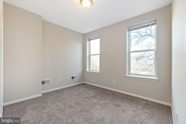 Photo - 827 N Jackson St