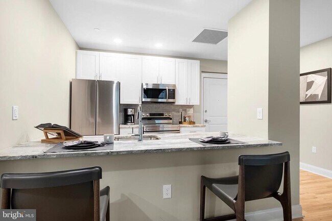 Photo - 1420 Chestnut St Unit 606