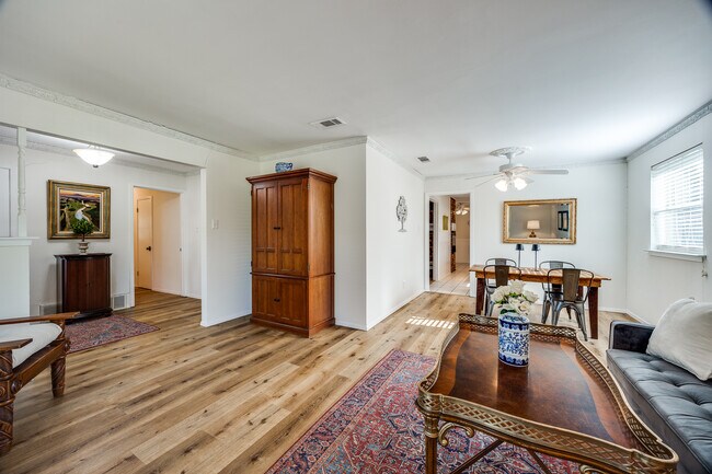Formal Living Room - 7842 El Pensador Dr