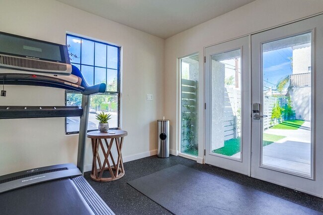 Photo - 4060 S Hoover St Unit 4060-302