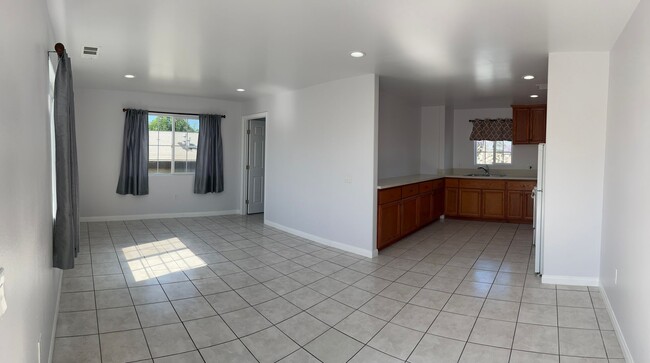 Building Photo - Spacious 2 Bedroom + Bonus Room, Back House w/ Garage & Gated Entry