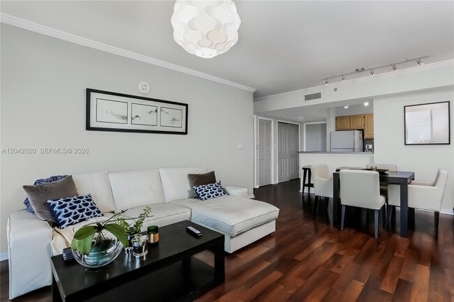 Building Photo - 2665 SW 37th Ave Unit 1404