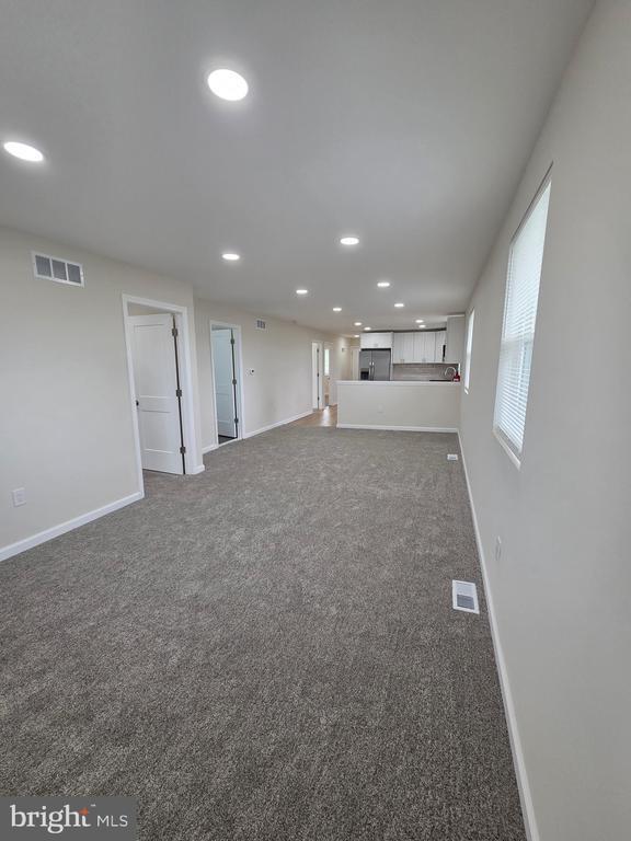 102 E Clements Bridge Rd