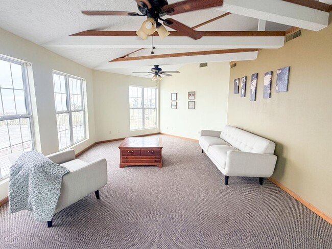 Photo - 115 Breaker Dr