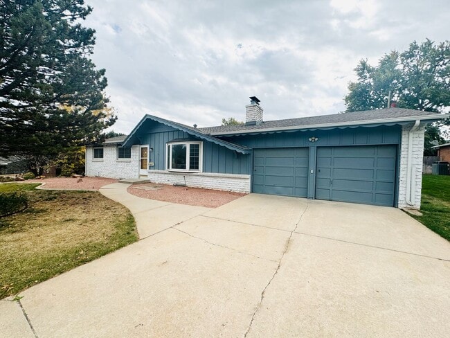 Photo - Large 3 Bed, 3 Bath House In Greeley - 4 bonus rooms in basement!