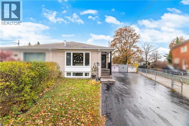 Photo - 1301 Freeport Dr