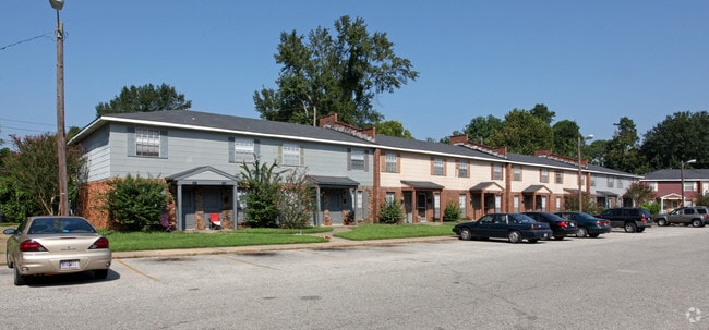 Photo - Townhouse Square