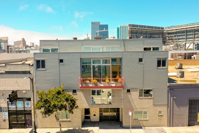 Building Photo - 712 Bryant St Unit 4 Rental
