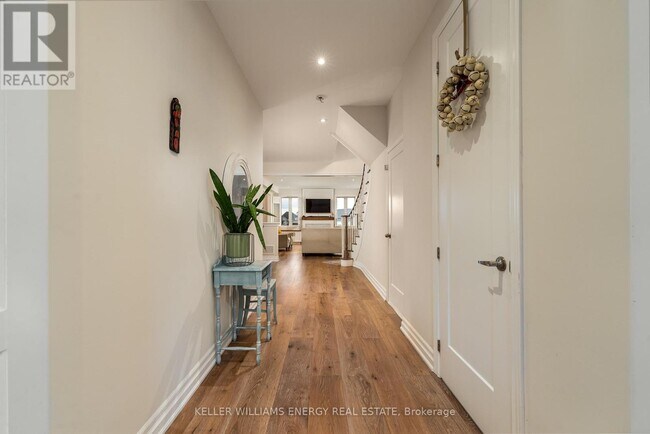 Photo - 36 Angela Cres