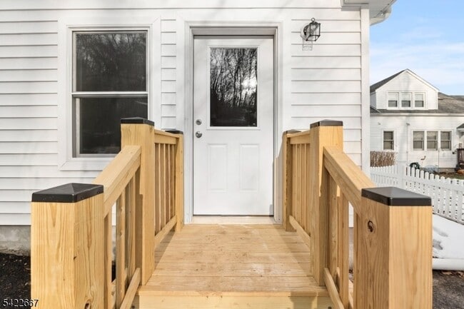 Photo - 7 Mountain Rd