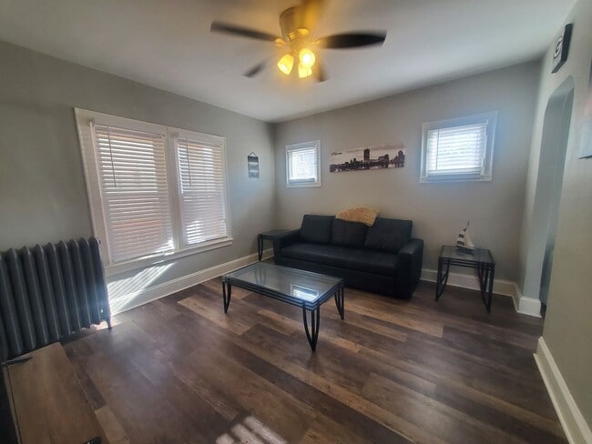 Photo - 2867 N Fratney St