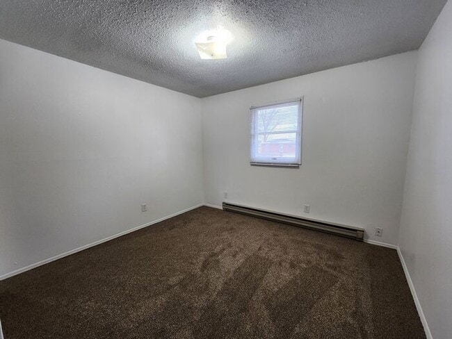 Photo - 2 Bedroom Apartment Close to Mall