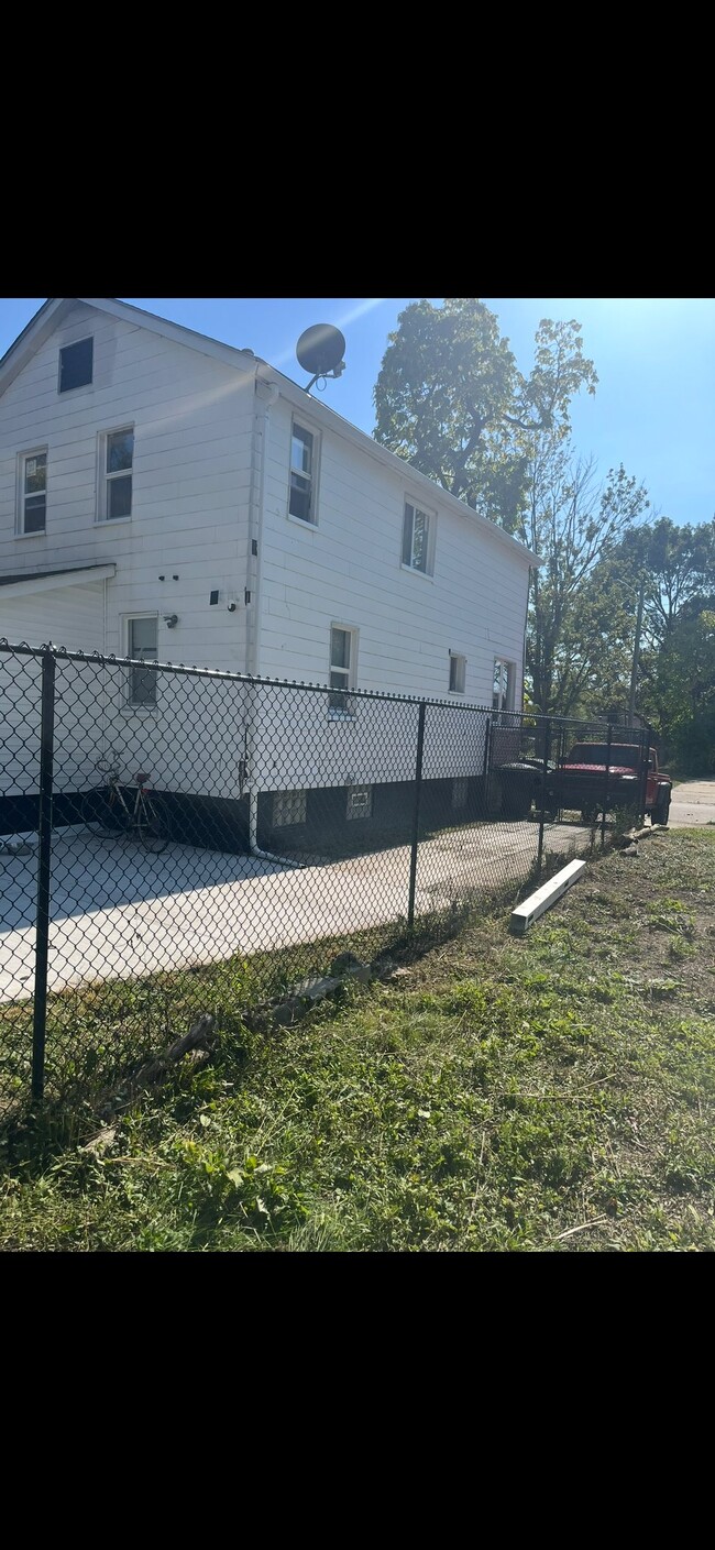 Photo - 15011 Liberal St