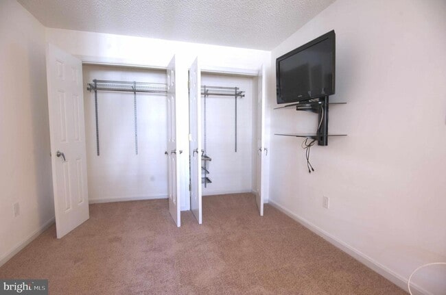 Photo - 1007 Fallcrest Ct Unit 4-104