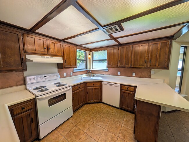 Photo - 1707 S 138th E Ave