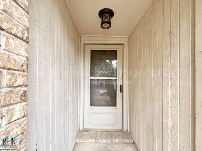 Photo - 1627 Firwick Dr