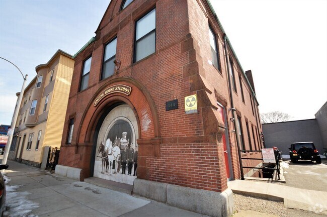Building Photo - 444 Western Ave Unit 5 Rental