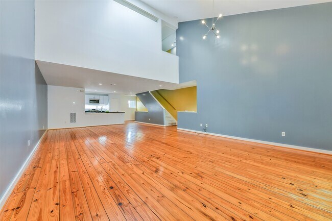 Photo - 2716 Chenevert St