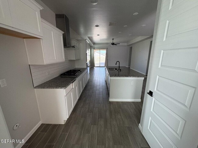 Photo - 12853 Clevedon St