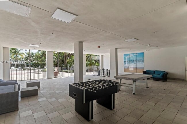 Building Photo - 19380 Collins Ave Unit 418