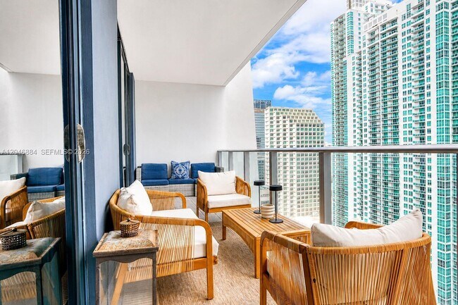 Photo - 1010 Brickell Ave Unit 2402