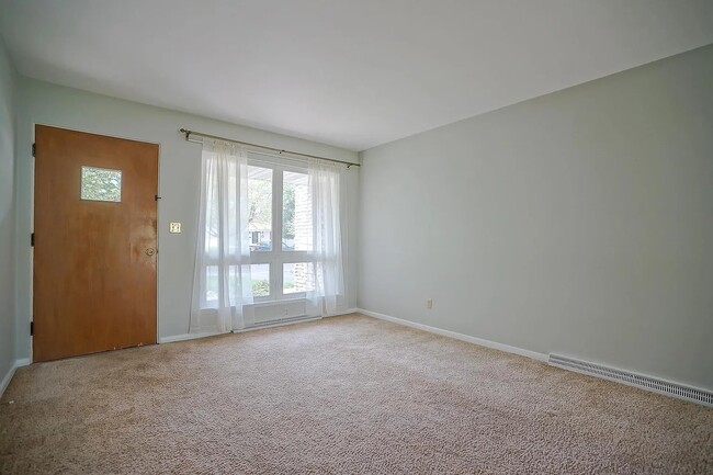 6134-Lower & Upper N Jayar Drive