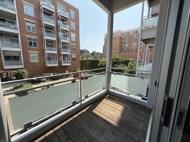 Building Photo - 949 W Madison St Unit 206 Rental